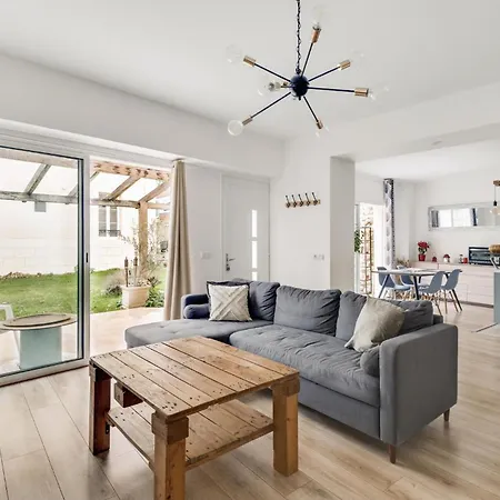 Gorgeous In With Kitchen * Esbly